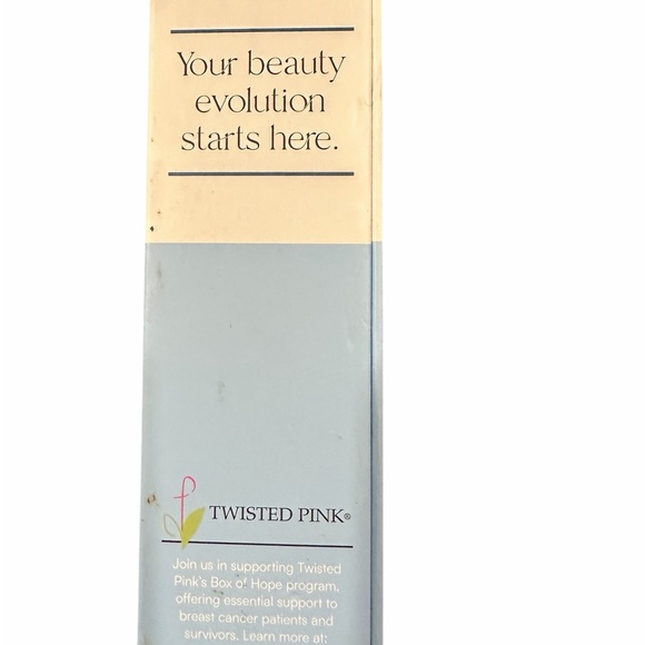 Tri-Peptide Moisturizer - Blue and Cream - Picture 5 of 7